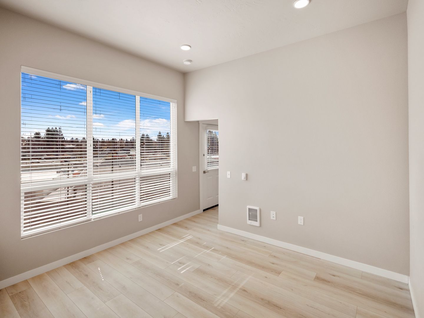 The Retreat at 5-Mile - Spokane WA Apartment Rentals