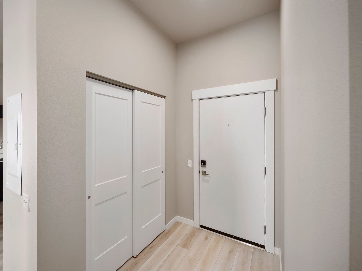 The Retreat at 5-Mile - Spokane Apartment Rentals - closet